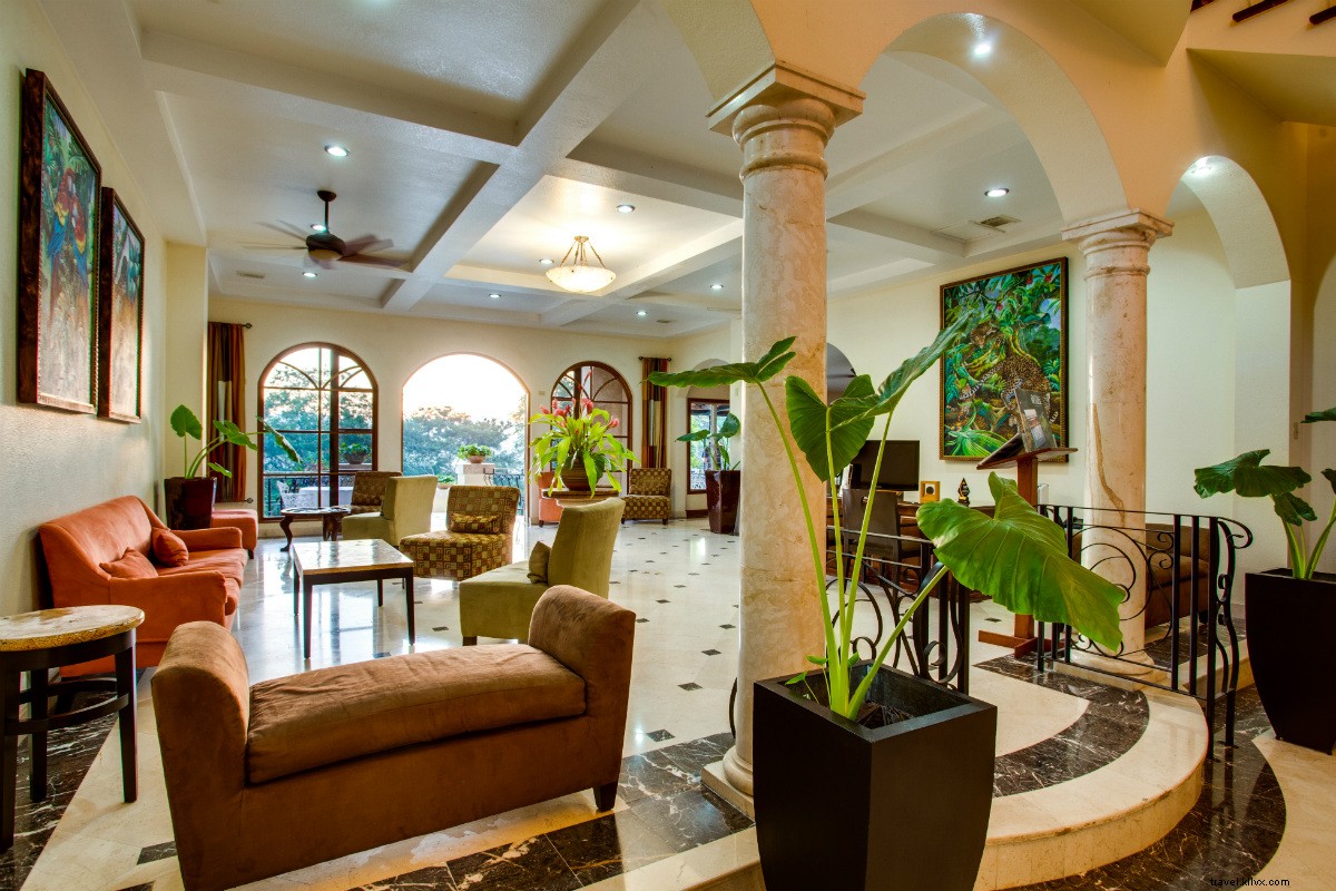 Luxury Jungle Retreat in Belize: Jacuzzi Suites & Gourmet Steakhouse
