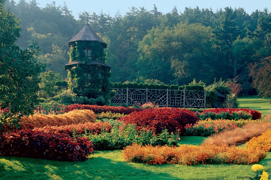 Rediscovering Childhood Bliss at Mohonk Mountain House: A Timeless Upstate NY Escape