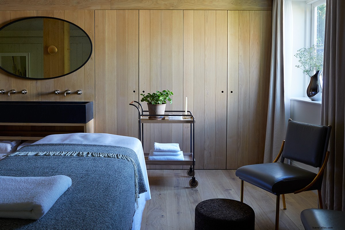 Discover Luxurious Rural Bliss at Heckfield Place – Just a Short Drive from London