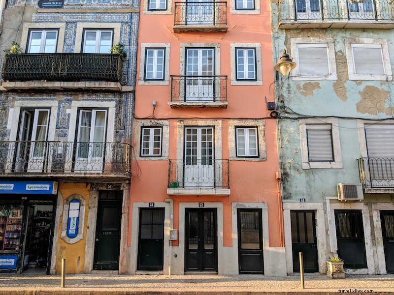 Unlock Authentic Local Travel: Master the 5-Minute Rule for Genuine Experiences