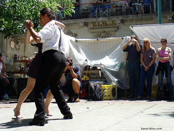 42 Proven Ways to Earn Money While Traveling the World