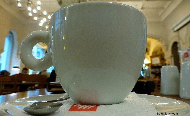 Master Your First 20 Minutes in a New Country: Essential Travel Tips