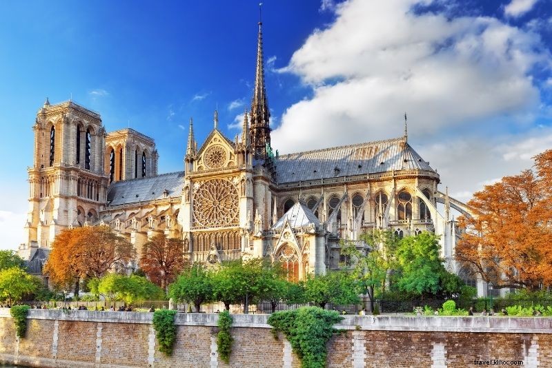 Discover 100 Fun & Unusual Things to Do in Paris, France