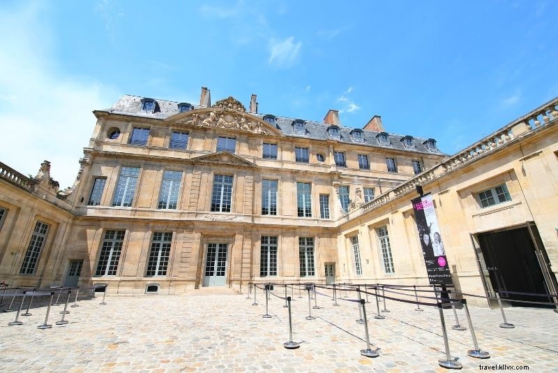 Discover 100 Fun & Unusual Things to Do in Paris, France