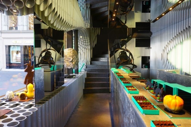 Discover 100 Fun & Unusual Things to Do in Paris, France