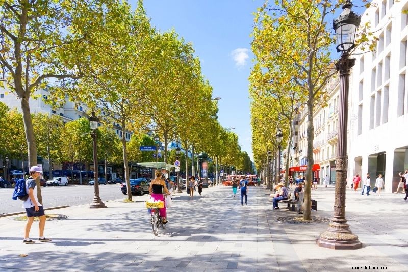 Discover 100 Fun & Unusual Things to Do in Paris, France