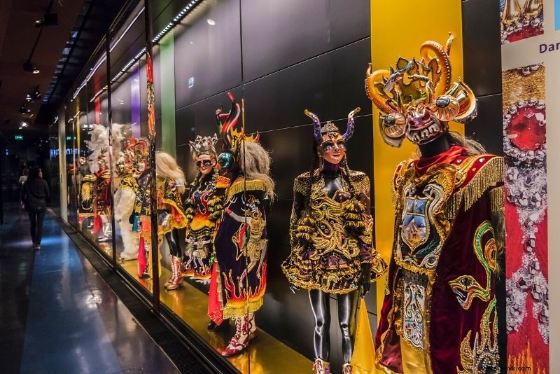 Discover 100 Fun & Unusual Things to Do in Paris, France