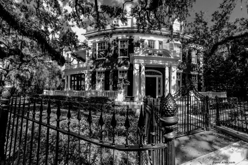 Top 11 Best Ghost Tours in Savannah, Georgia: Ultimate Haunted Adventures