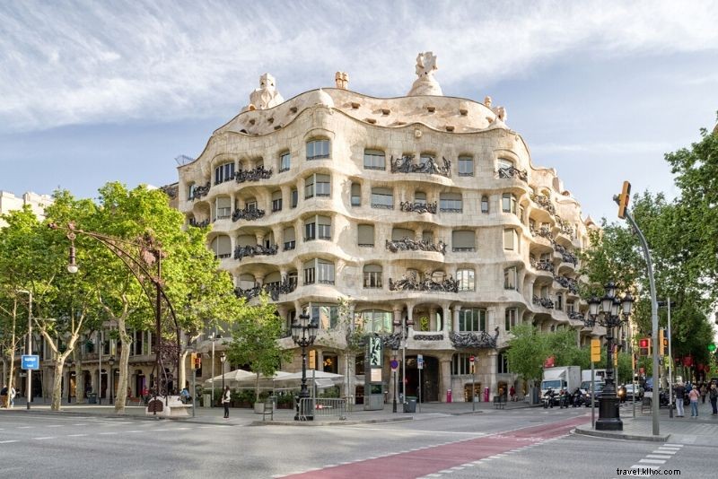 Top 25 Free Walking Tours in Barcelona: Explore Like a Local