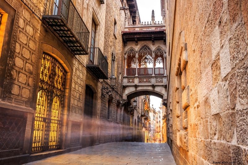 Top 23 Barcelona Tours: Ultimate Guide to Gaudí, Nightlife & Hidden Gems