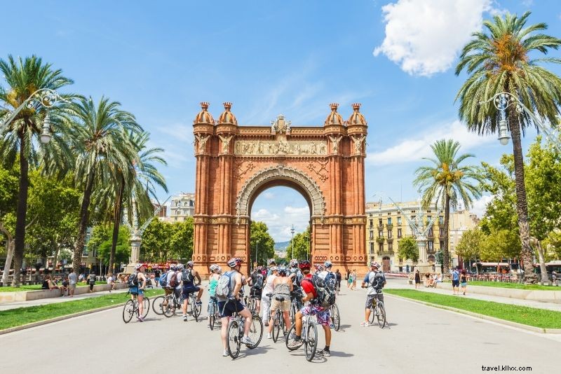 Top 23 Barcelona Tours: Ultimate Guide to Gaudí, Nightlife & Hidden Gems