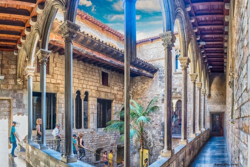 Top 23 Barcelona Tours: Ultimate Guide to Gaudí, Nightlife & Hidden Gems