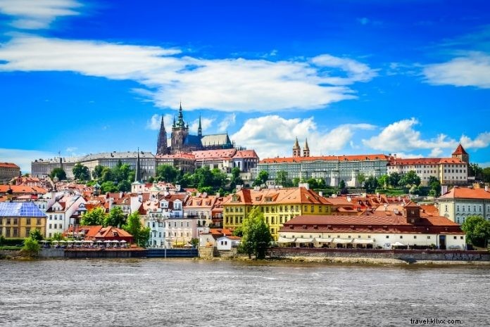 Prague Castle Tickets: Prices, Discounts, Skip-the-Line Tips & Booking Guide