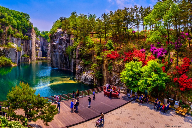 27 Best Day Trips from Seoul: Mountains, Beaches & Historic Gems