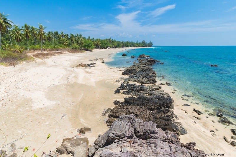 Ultimate Guide to Phuket Boat Tours: Best Islands, Times & Safety Tips