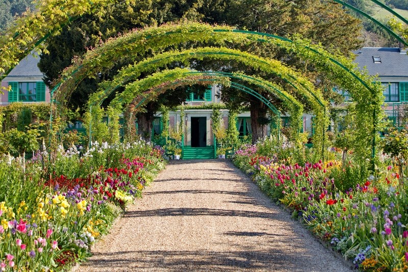 Ultimate Guide: Perfect Day Trip to Giverny from Paris – All Essentials