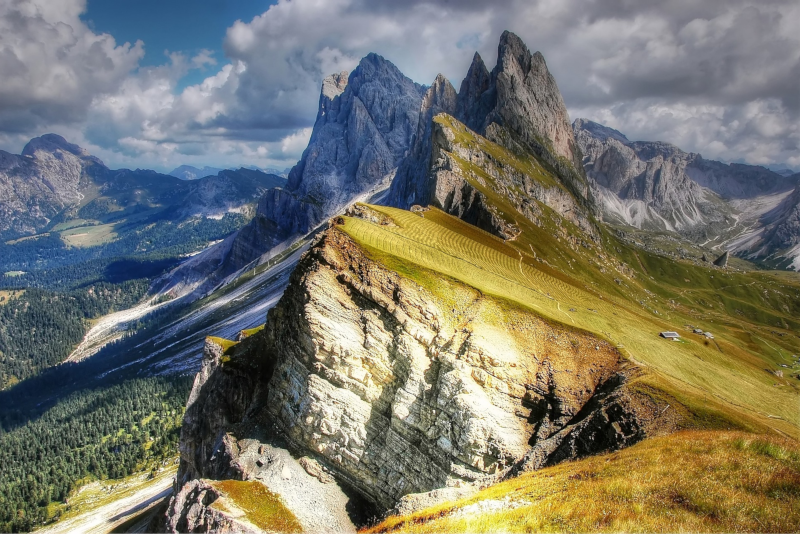 32 Best Day Trips from Milan: Alps, Lakes, Seaside Escapes & Hidden Gems