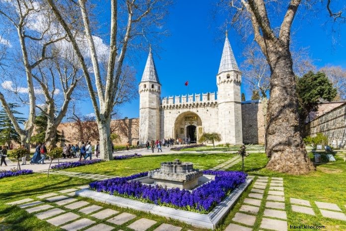 Topkapi Palace Museum Tickets: Prices, Booking Guide & Skip-the-Line Tips