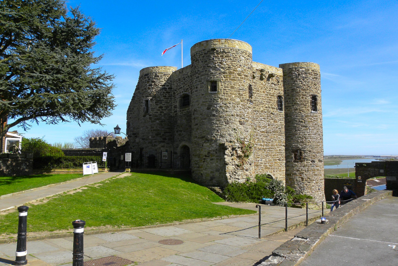 39 Best Day Trips from London: Majestic Castles, Charming Seaside Towns & Thrilling Theme Parks