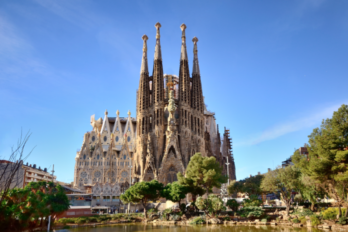 Sagrada Família Last-Minute Tickets: Secure Instant Access – Not Sold Out!