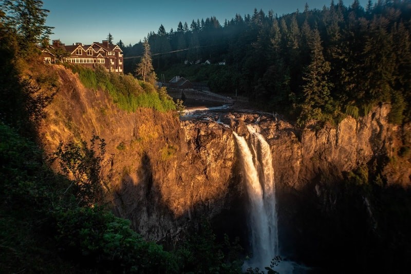 Ultimate Snoqualmie Falls Guide: Tours, Tips, Activities & Must-Knows