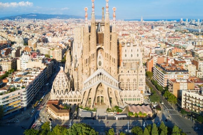Sagrada Família Ticket Prices 2023: Discounts, Skip-the-Line & Combo Deals Guide