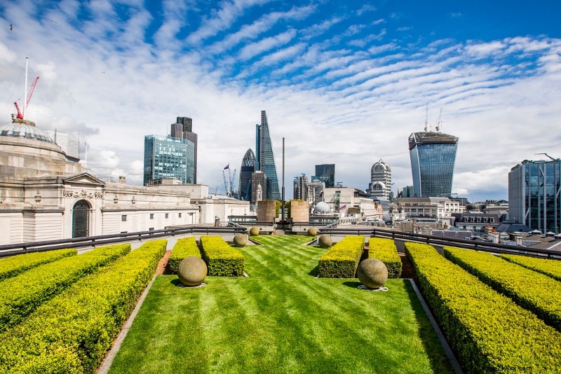 World s 50 Best Rooftop Bars: Stunning Views, Cocktails & Global Hotspots