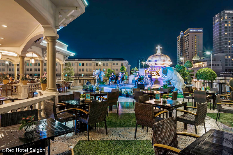 World s 50 Best Rooftop Bars: Stunning Views, Cocktails & Global Hotspots