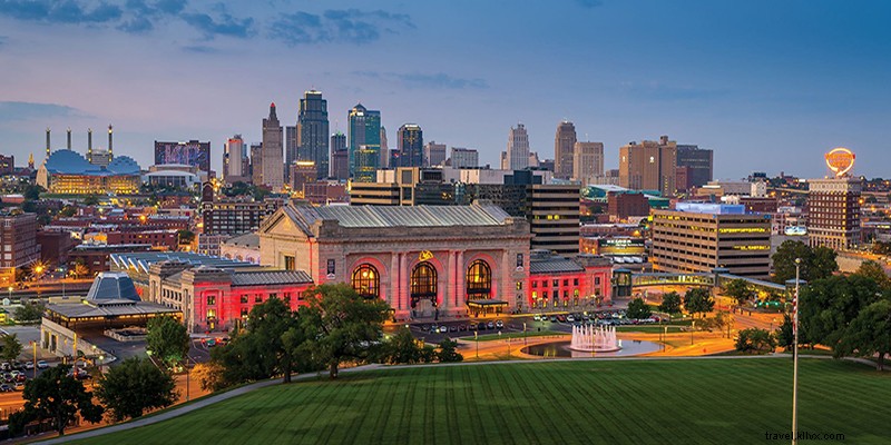 Top Kansas City Attractions: Family-Friendly Favorites and Shopping Wonders