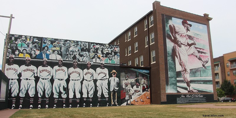 Iconic Murals and Sculptures in Kansas City: Crossroads Arts District Highlights