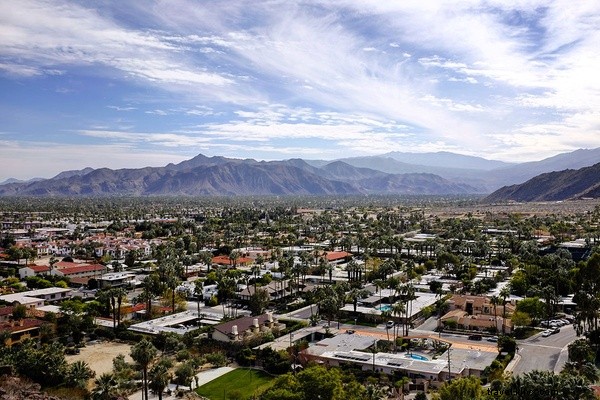 JetBlue Redeye: Direct Flights from NYC to Palm Springs – Ultimate Desert Getaway