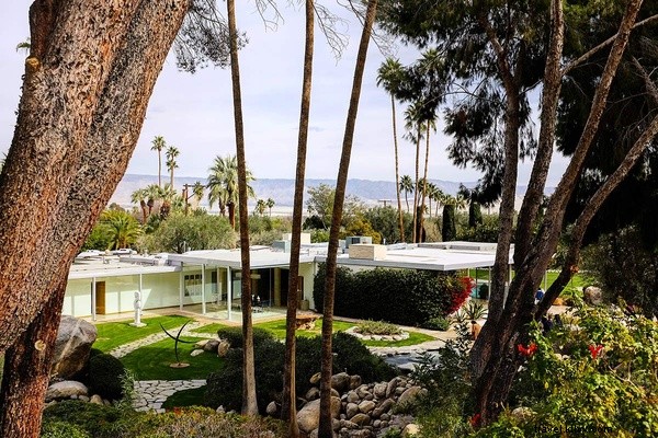 JetBlue Redeye: Direct Flights from NYC to Palm Springs – Ultimate Desert Getaway