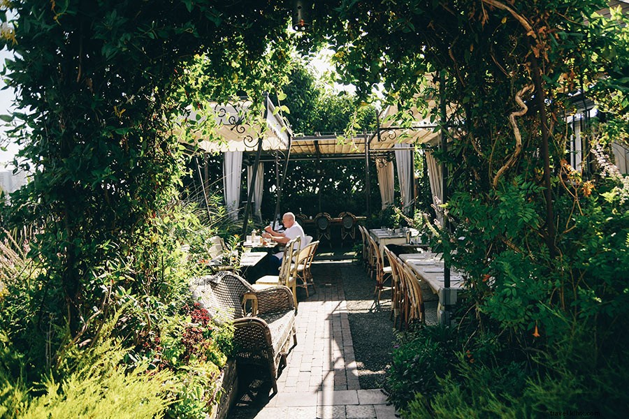 Beyond the Chateau: Discover 5 Luxurious Boutique Hotels on LA s West Side