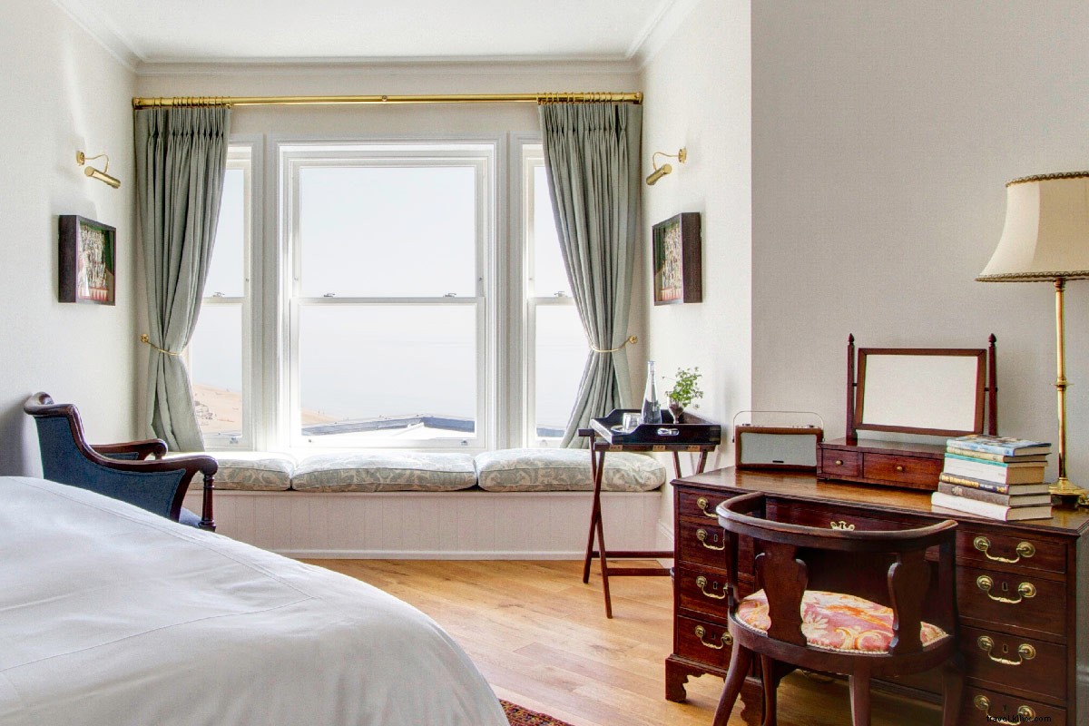 Escape to Dorset: England s Sleepiest and Most Picturesque Seaside County