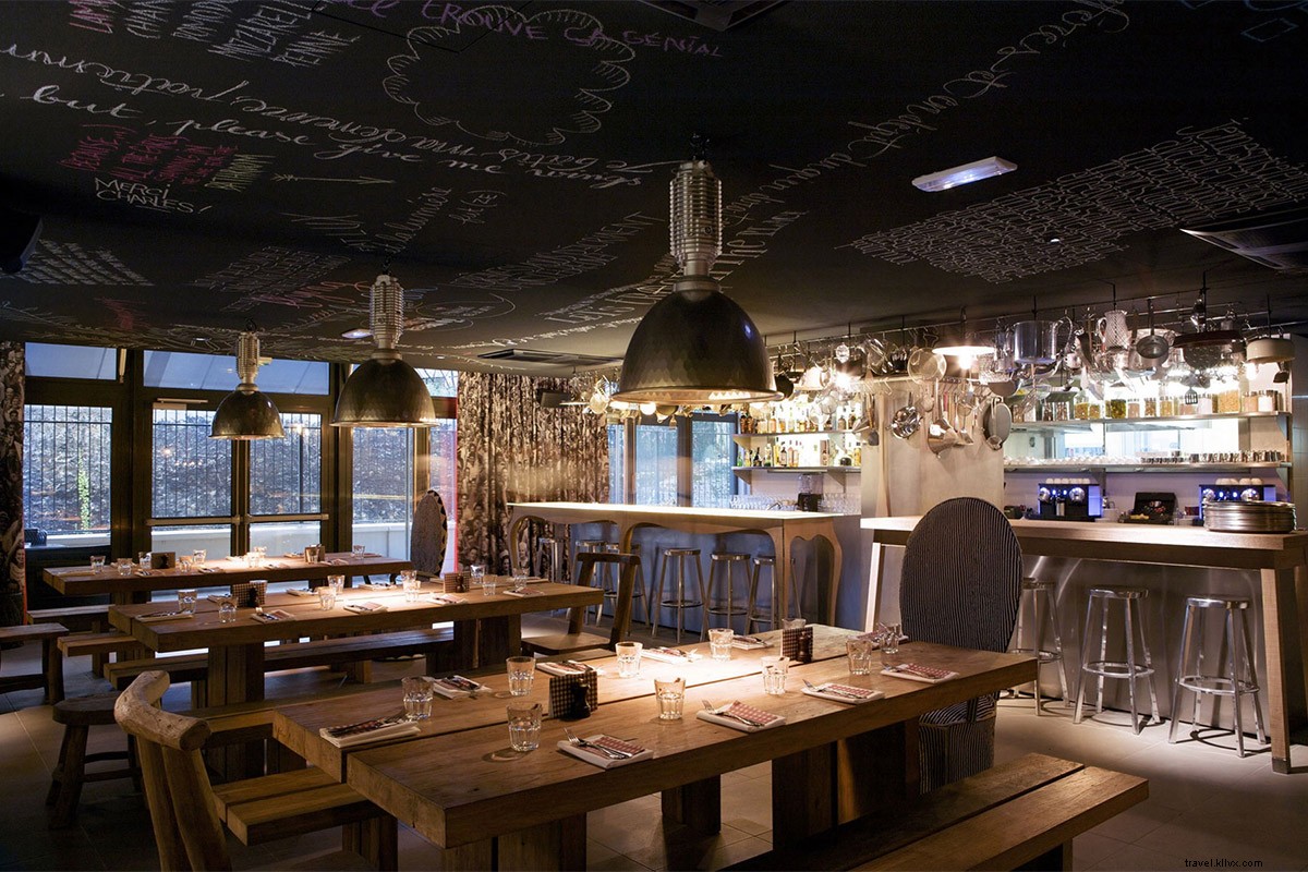 12 Stylish Parisian Budget Hotels Under $200/Night