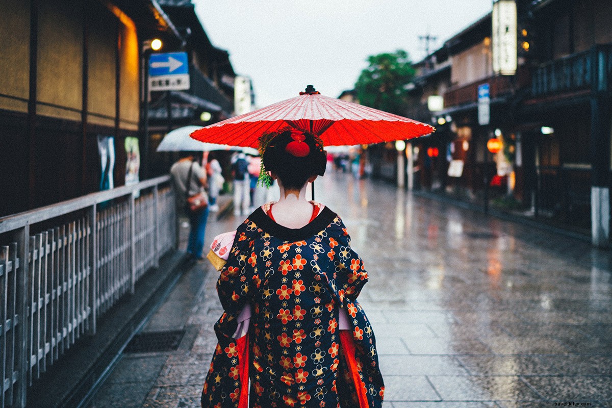 Spotting Authentic Geisha in Kyoto: Expert Tips to Identify the Real Deal