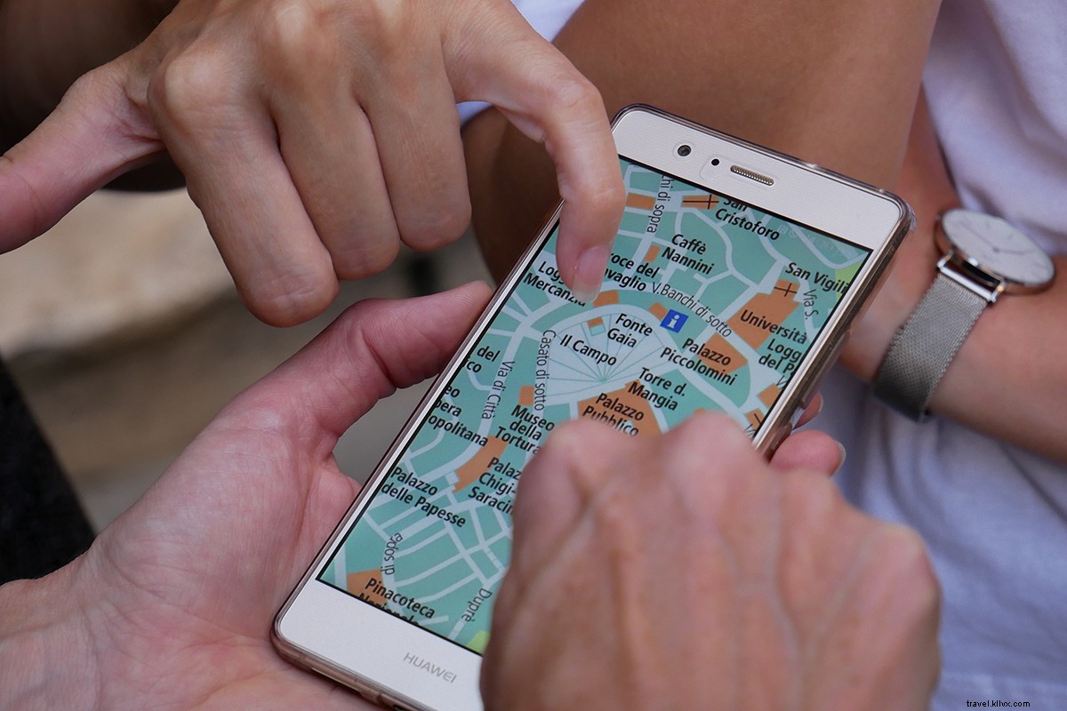 Top 10 Essential Apps for Stress-Free Holiday Travel