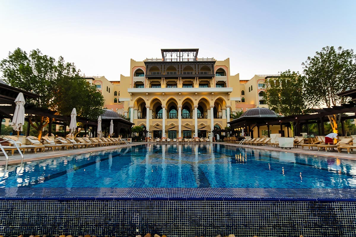 Maximize Your Abu Dhabi Layover: Top Activities, Tips & Itinerary