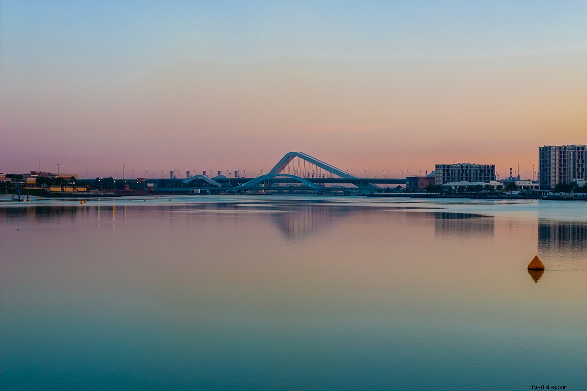 Maximize Your Abu Dhabi Layover: Top Activities, Tips & Itinerary