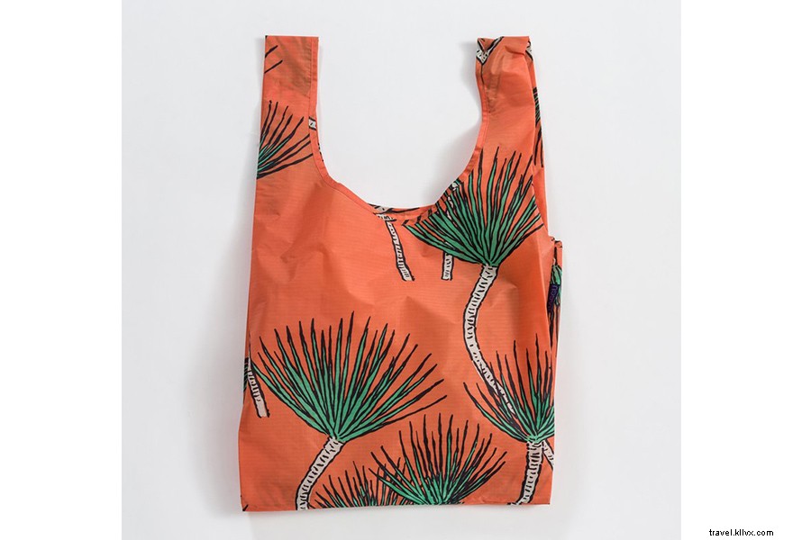 Pack Like a Pro: 10 Essential Items Every Traveler Must Have Ready