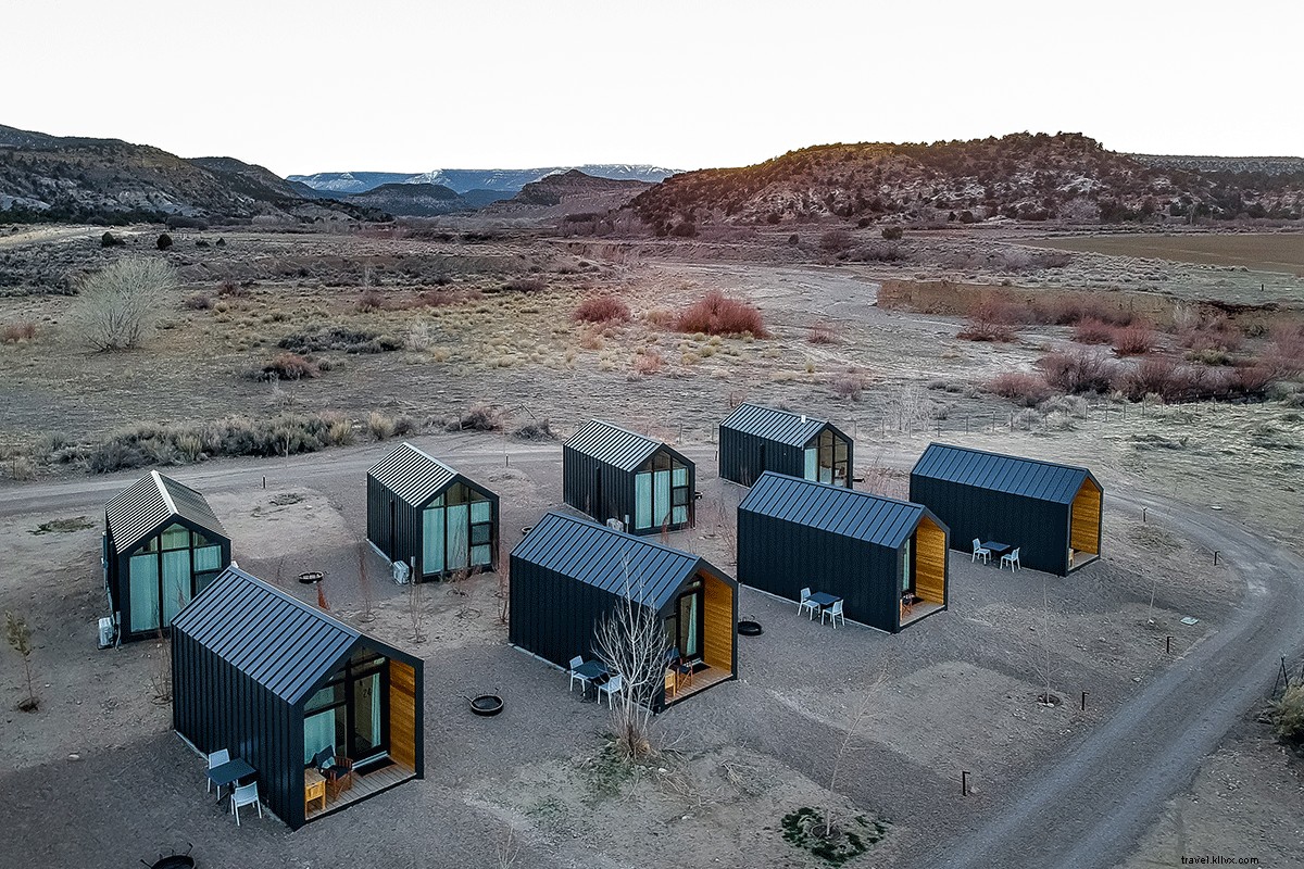 Elevate Glamping: Vintage Airstream Retreat with Private Drive-In Movie Theater