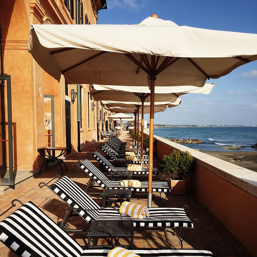 La Posta Vecchia: Exclusive Day Rental of a Sumptuous Renaissance Palazzo by the Sea