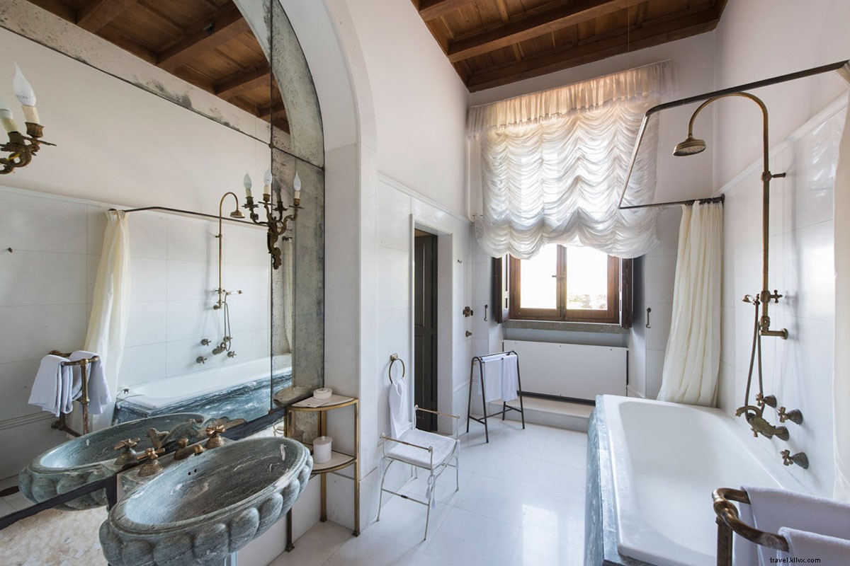 La Posta Vecchia: Exclusive Day Rental of a Sumptuous Renaissance Palazzo by the Sea