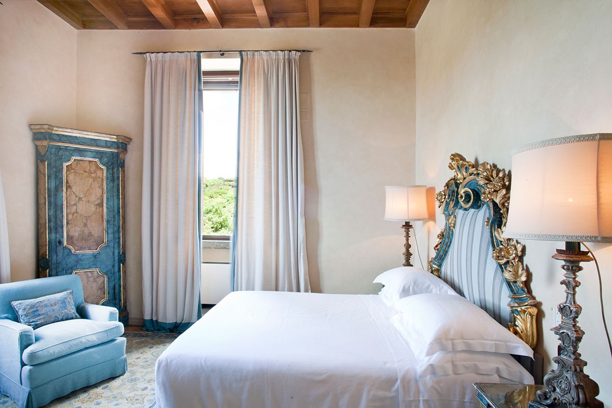 La Posta Vecchia: Exclusive Day Rental of a Sumptuous Renaissance Palazzo by the Sea