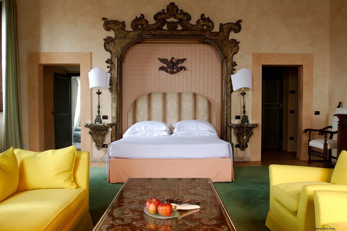 La Posta Vecchia: Exclusive Day Rental of a Sumptuous Renaissance Palazzo by the Sea