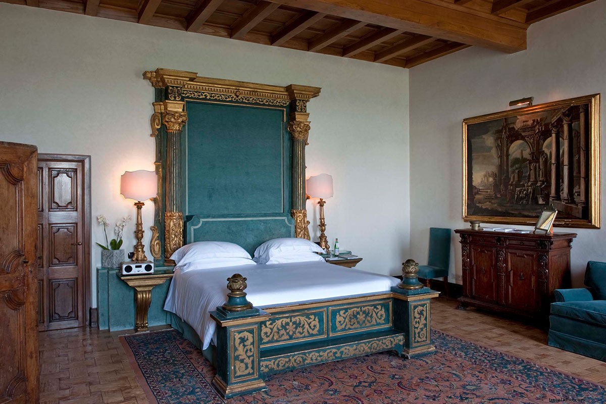 La Posta Vecchia: Exclusive Day Rental of a Sumptuous Renaissance Palazzo by the Sea