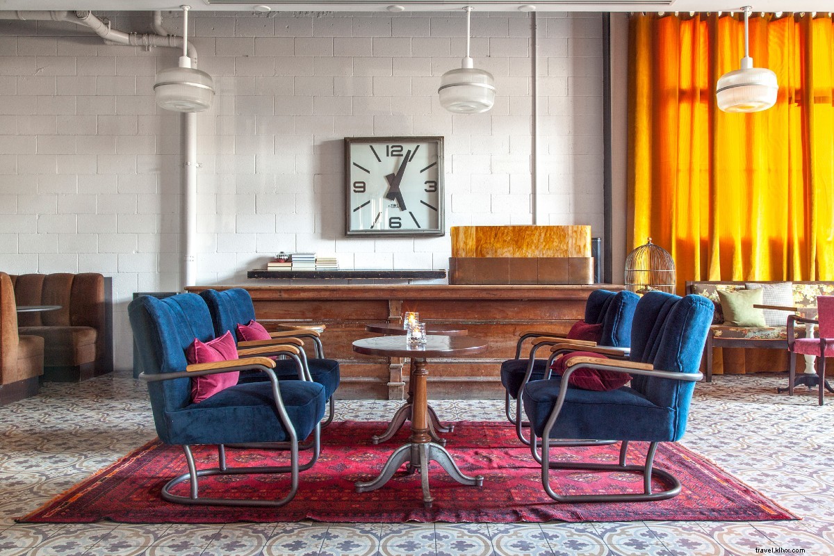 Feel at Home in West Hollywood: Palihouse s Timeless Charm and Luxury