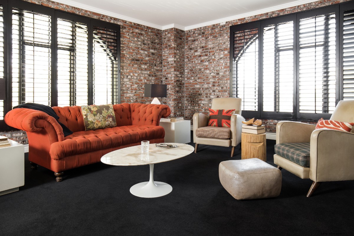 Feel at Home in West Hollywood: Palihouse s Timeless Charm and Luxury