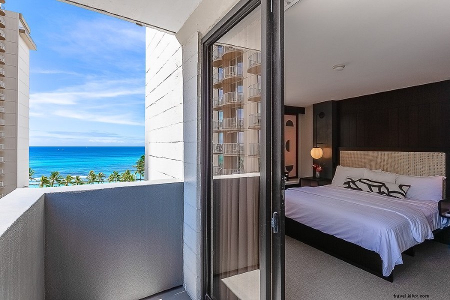 Hotel Renew: Waikiki s Affordable, Chic Boutique Wellness Retreat