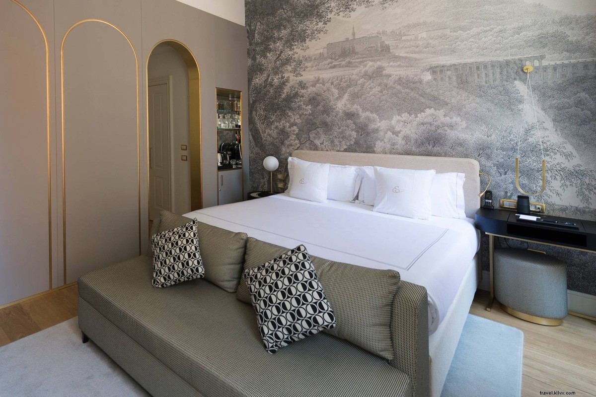 Elizabeth Unique Hotel: Luxurious Private Palazzo Stay Near Rome s Spanish Steps